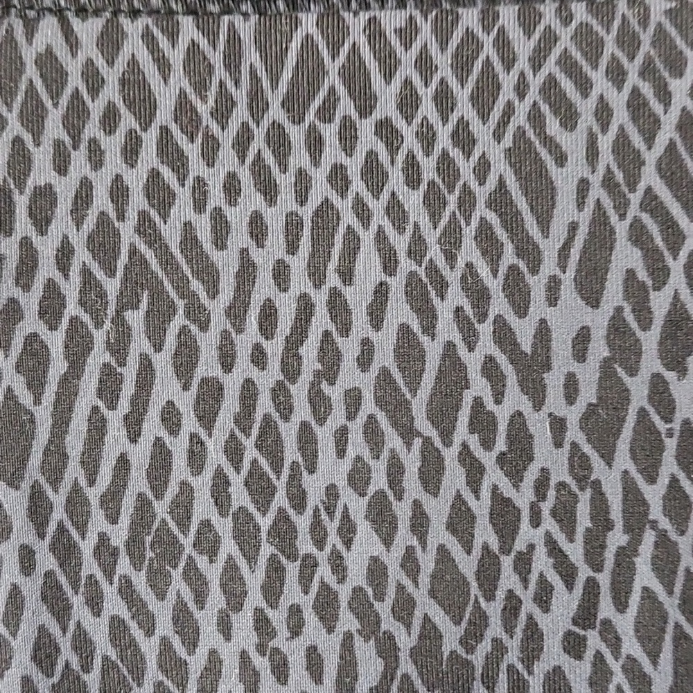 Livi Active 3/4 Length Workout Pants - Picture 2 of 3